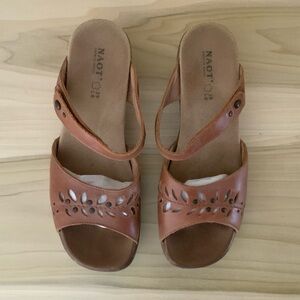 Naot Women's Cognac Leather 2.5” heel